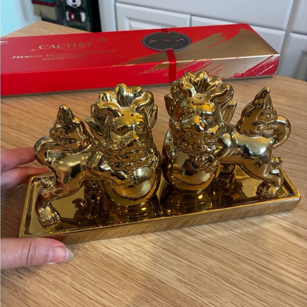 Crate & Barrel Foo Dogs Gold salt and pepper
kitchen home decor